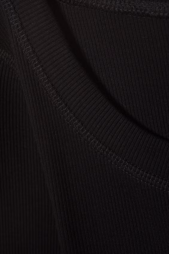 Топ с длинным рукавом и широким вырезом