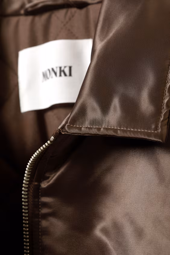 Бомбер yulia b с широким воротником из нейлона