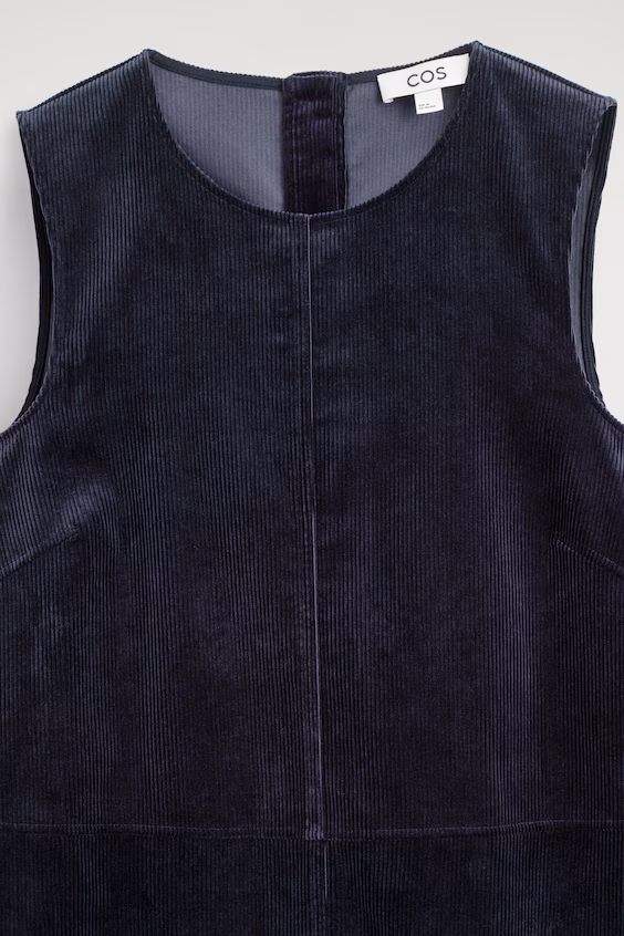 Среднелинейное платье-миди из вельвета