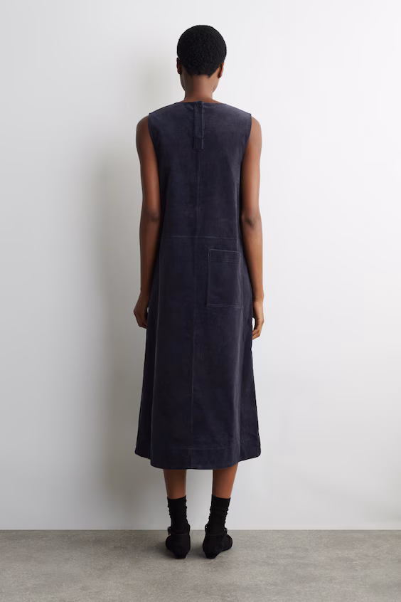 Среднелинейное платье-миди из вельвета