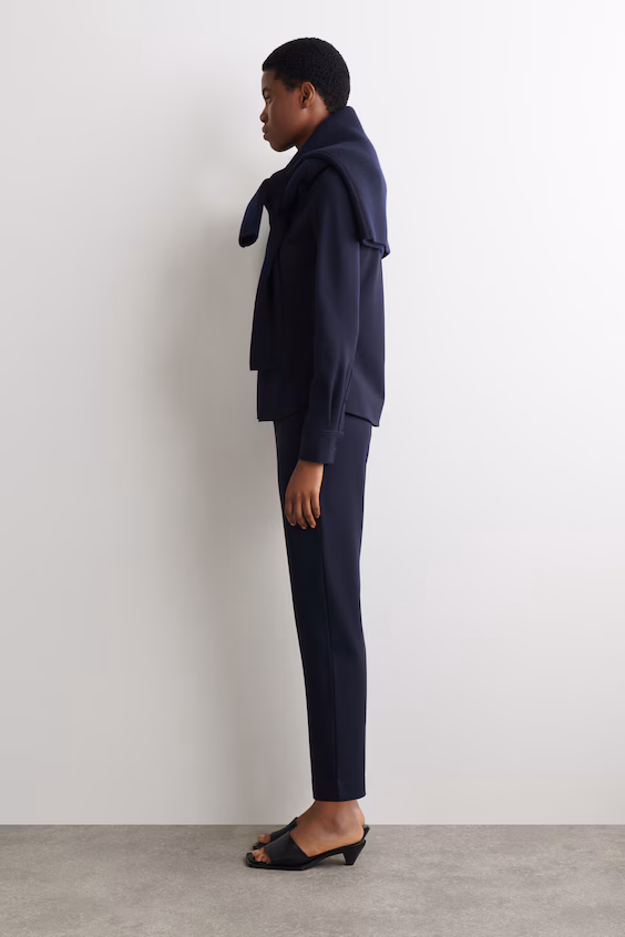 Брюки прямого кроя из трикотажа с эластичным поясом