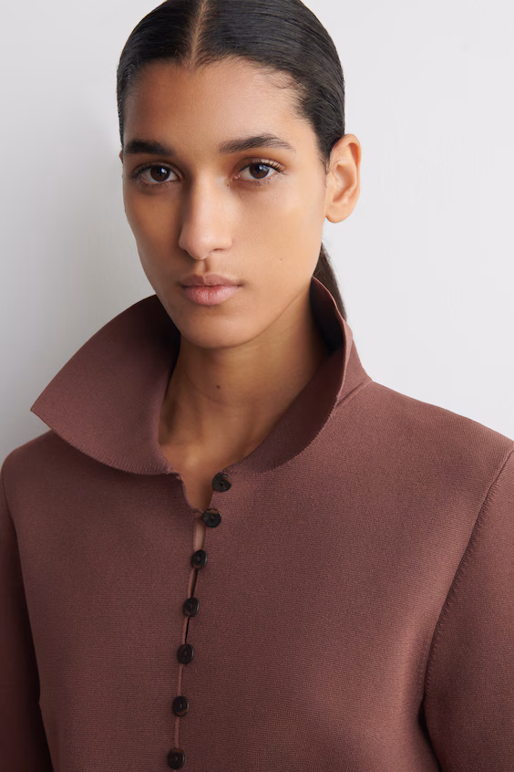 Кардиган из миланского вязаного полотна с подчеркнутой талией