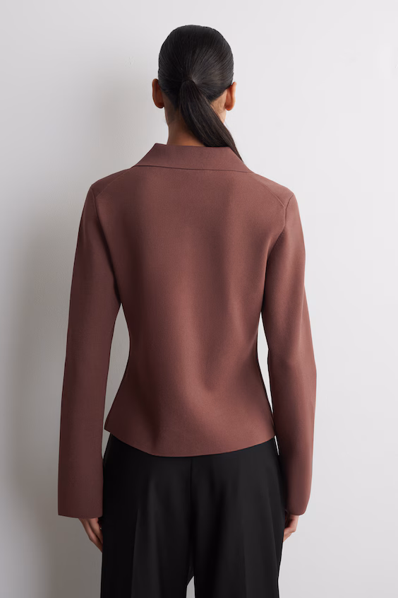 Кардиган из миланского вязаного полотна с подчеркнутой талией