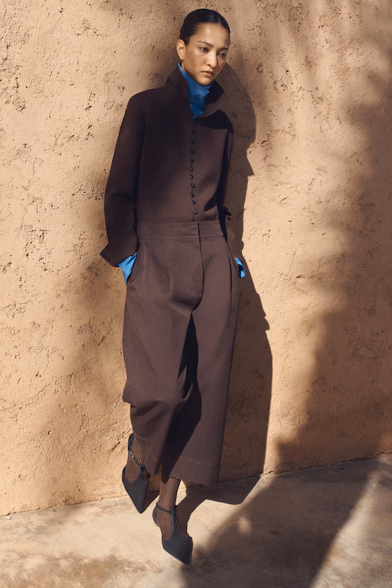 Кардиган из миланского вязаного полотна с подчеркнутой талией