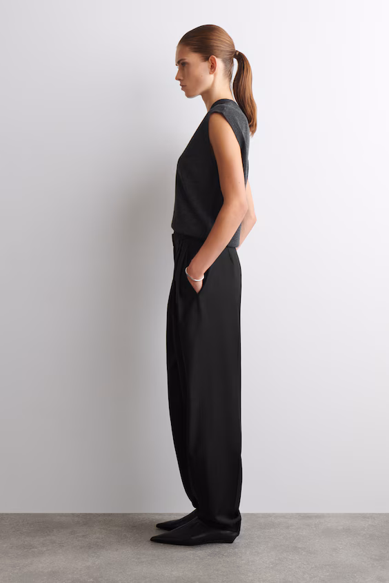 Свитер из мериносовой шерсти с v-образным вырезом