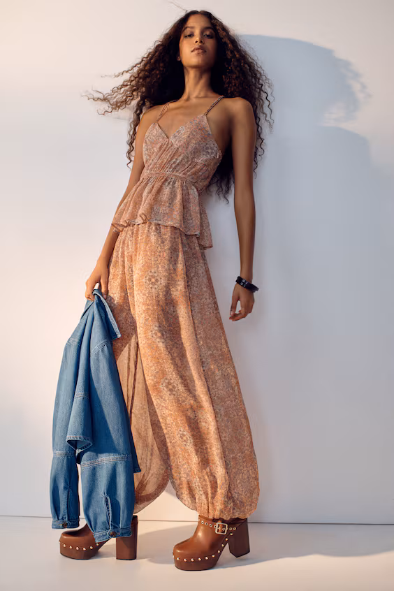 Топ на бретелях с баской