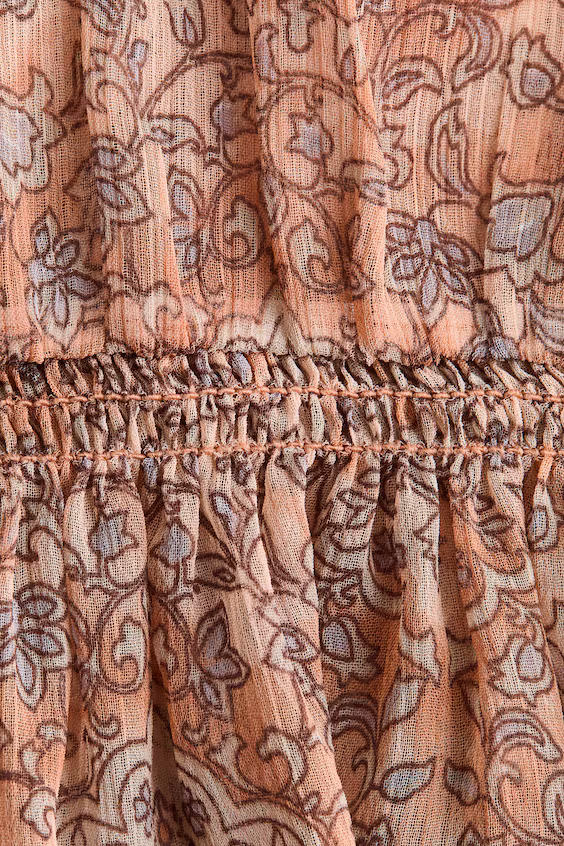 Топ на бретелях с баской