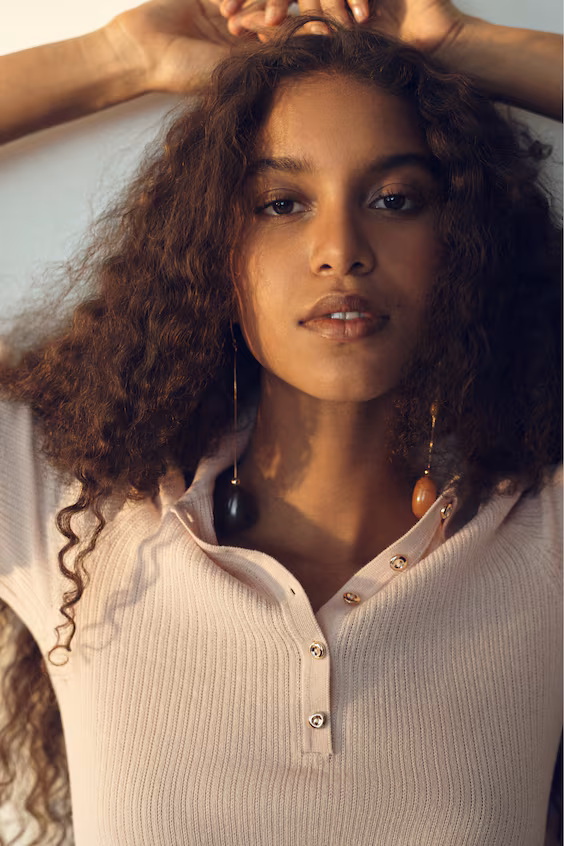 Свитер из рубчика с лодочковым вырезом