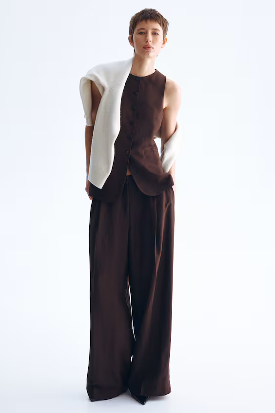 Длинный жилет