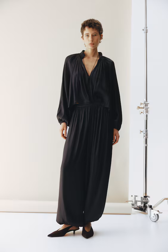 Свободная блуза с v-образным вырезом