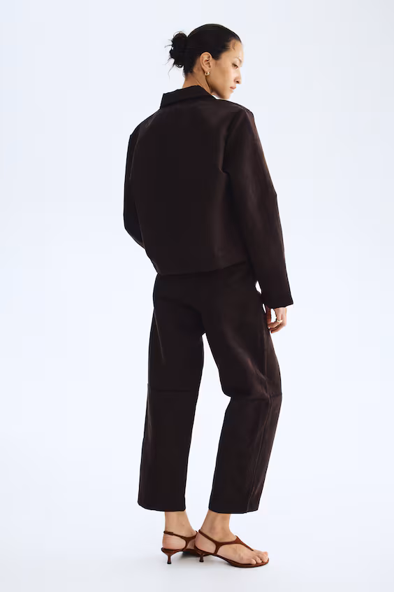 Брюки до щиколотки с изогнутыми ногами