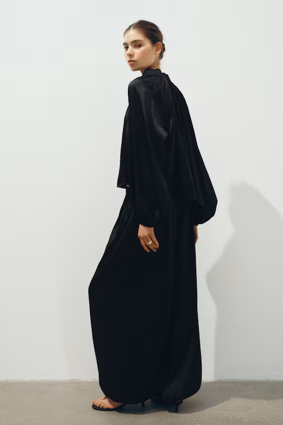 Оверсайз блузка с вырезом v