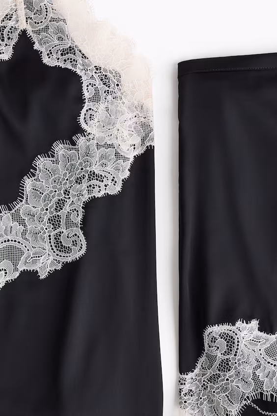 Пижама из атласа с кружевом