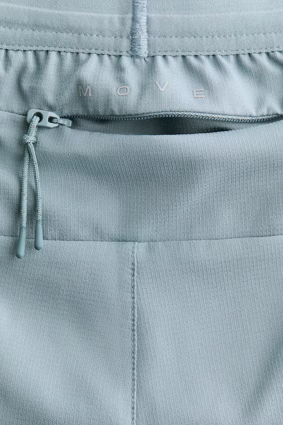 Легкие быстросохнущие беговые шорты