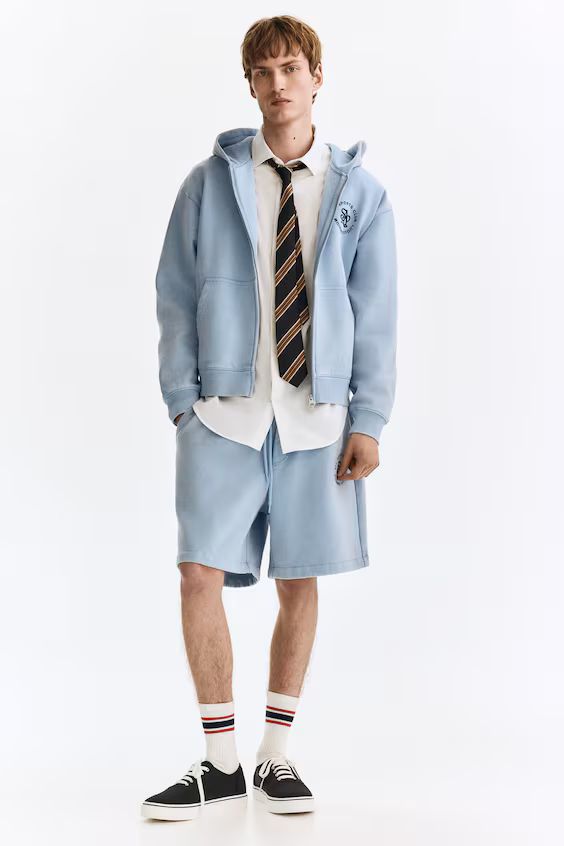 Шорты в свободном стиле