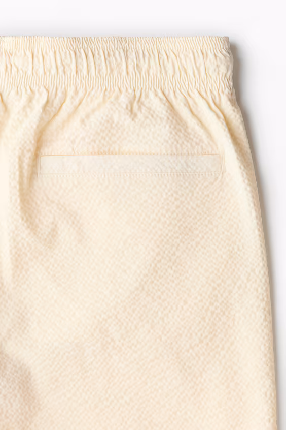 Купальные шорты из ажурного материала