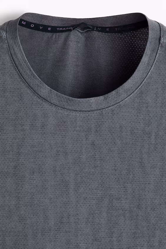 Топ для спорта с технологией drymove™ regular fit