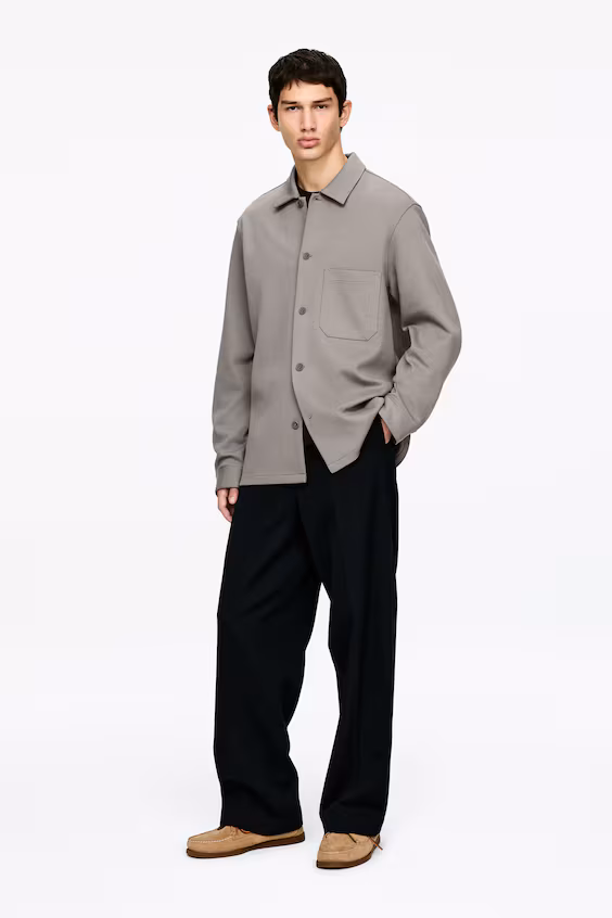 Пальто из мягкой вязаной ткани