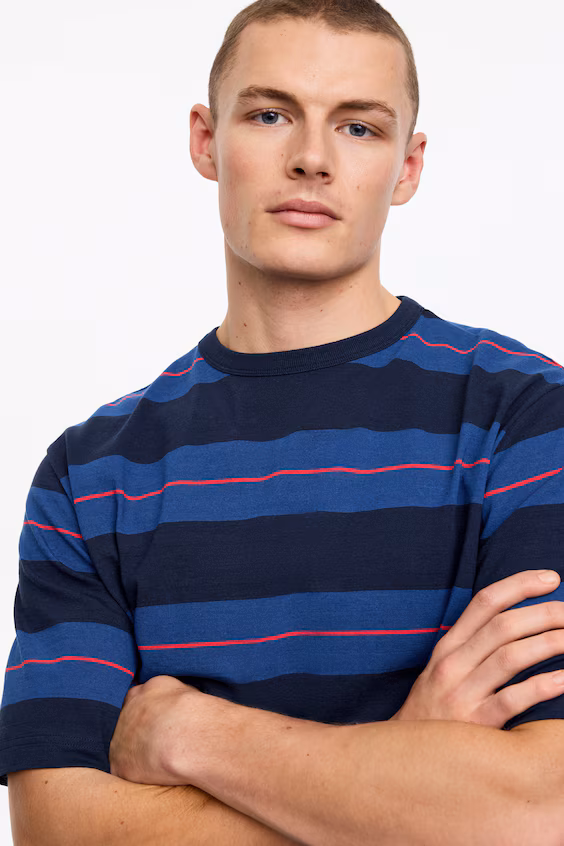 Футболка свободного кроя