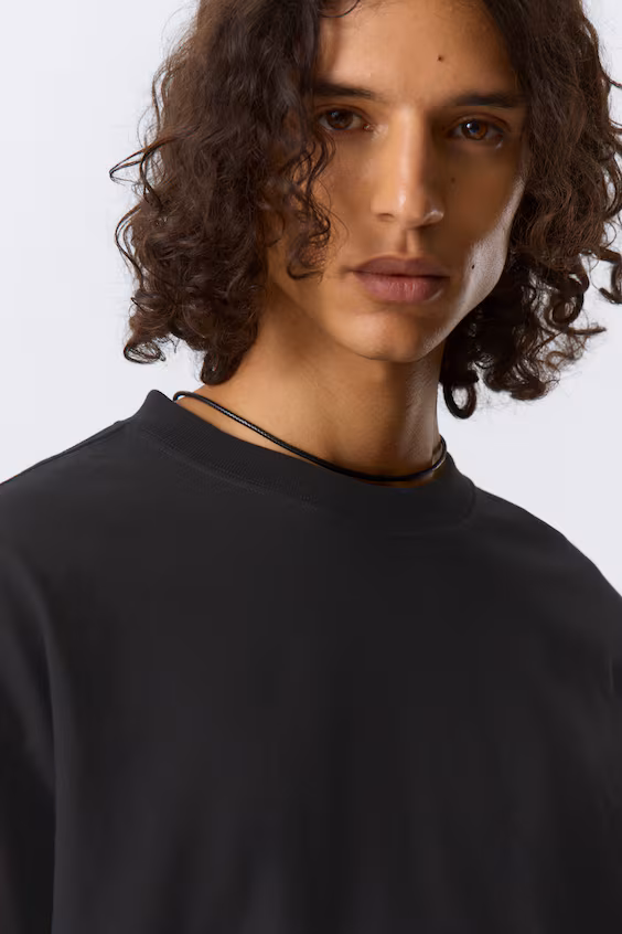 Футболка с длинным рукавом в свободной посадке