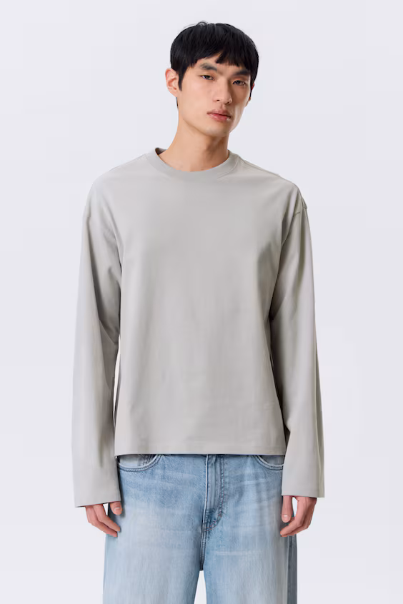 Футболка с длинным рукавом в свободной посадке