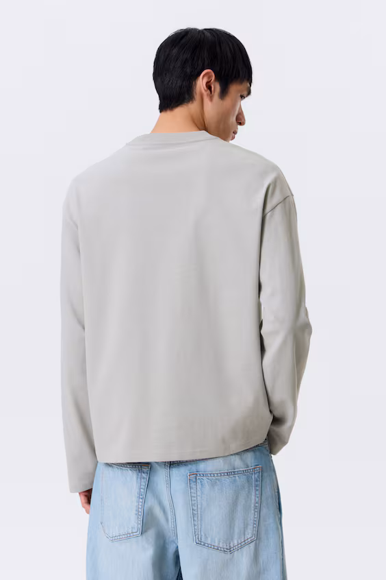 Футболка с длинным рукавом в свободной посадке