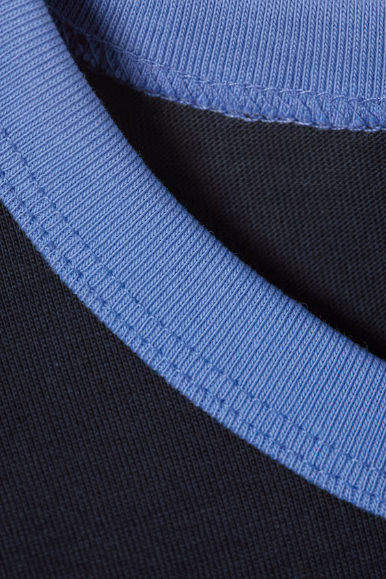 Футболка из хлопка с контрастными манжетами и коротким рукавом