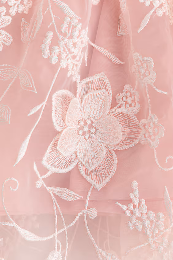 Платье из вышитого органзы