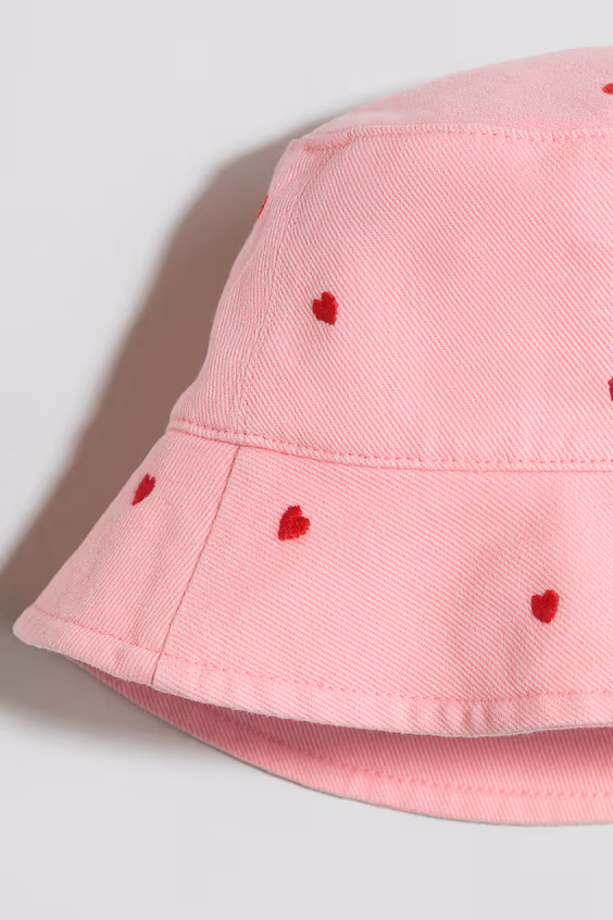 Панама из твила с вышивкой