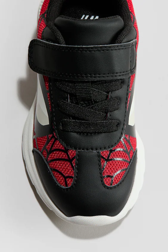 Принтованные кроссовки