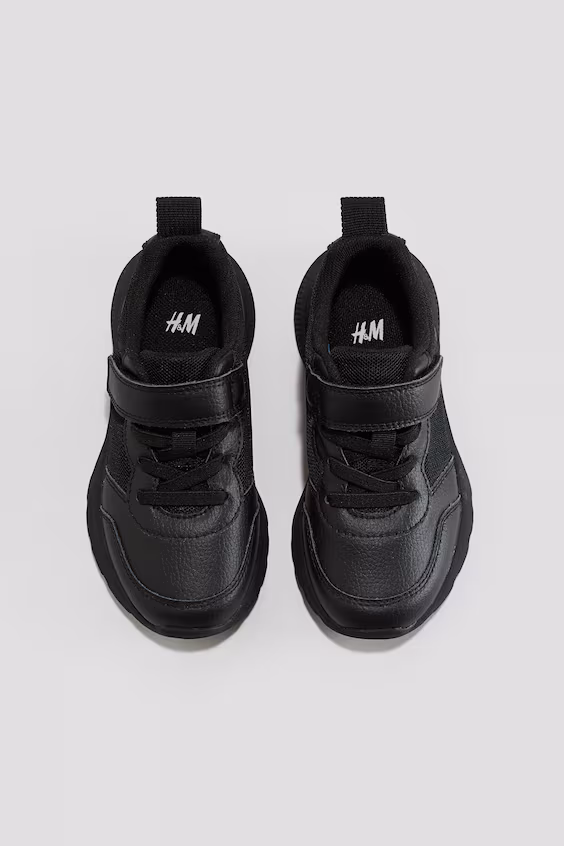 Школьные кроссовки