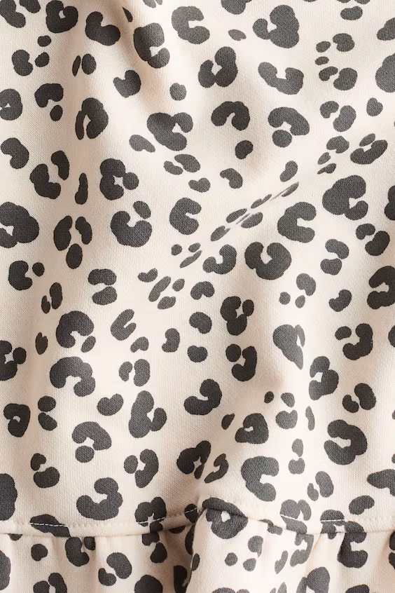 Набор из свитера и брюк