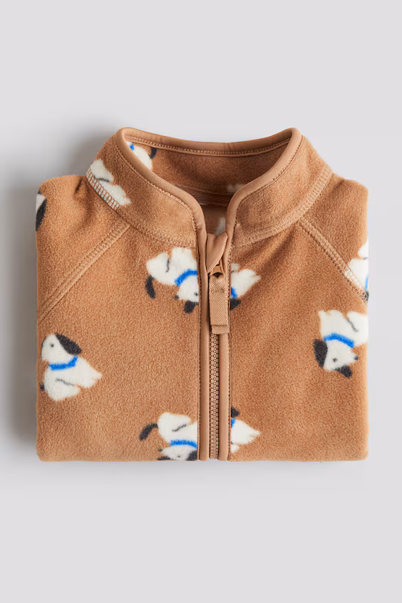 Флисовый пуховик с рисунком собак