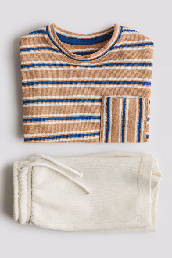 Комплект футболки и шорт из смесовой ткани