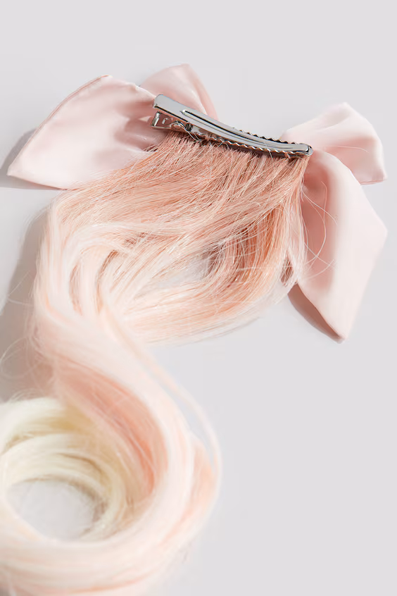 Заколка для волос с наращенными волосами
