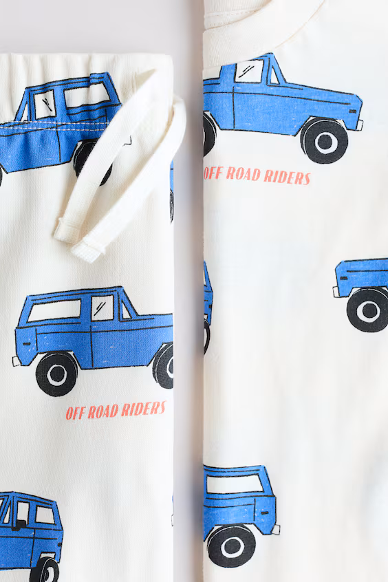 Комплект футболки и шорт из мягкого моллю