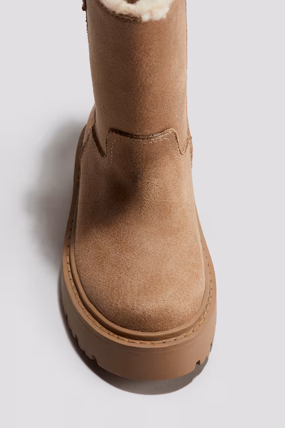 Ботинки с утеплителем по голени