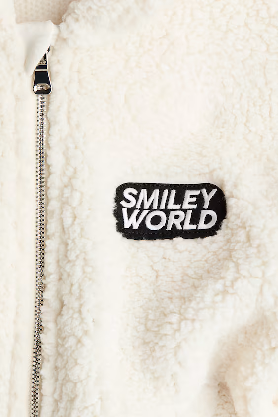 Плюшевый плащ с капюшоном и молнией