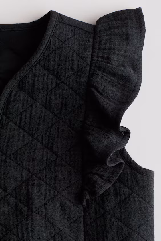 Жилет из муселина с хлястиками