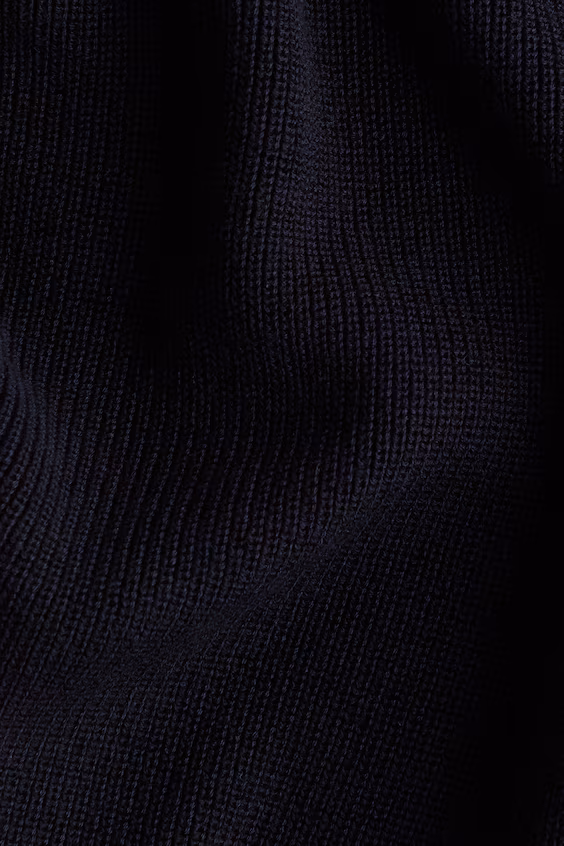 Свитер из рубчиковой ткани с круглым вырезом