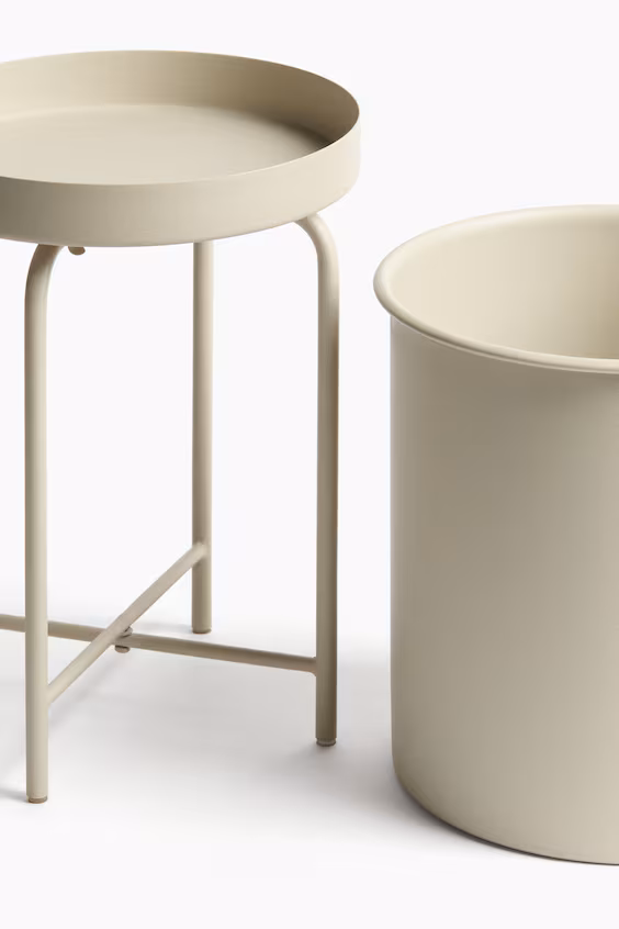 Металлическая ваза с подставкой