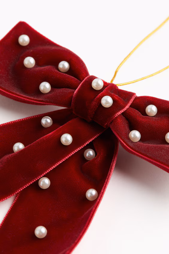 Большой декоративный бант с бисером