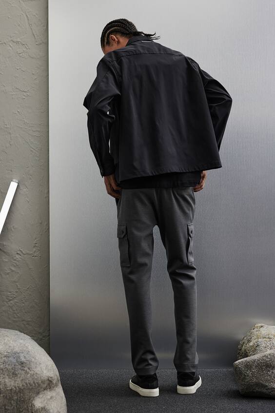 Брюки slim fit с карго-карманами