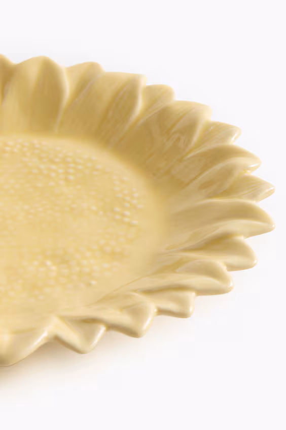 Тарелка среднего размера в форме подсолнуха