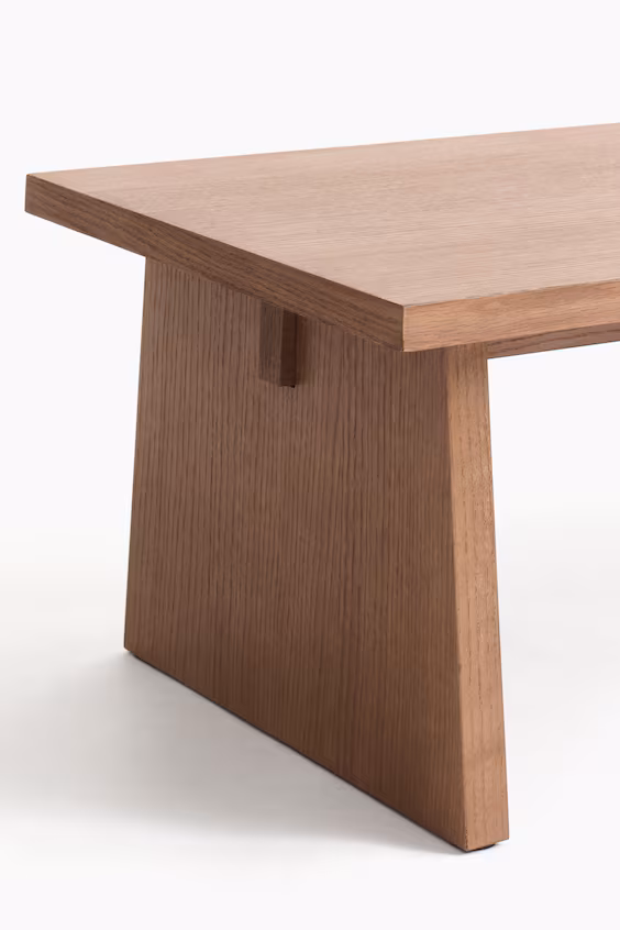 Журнальный столик из дерева