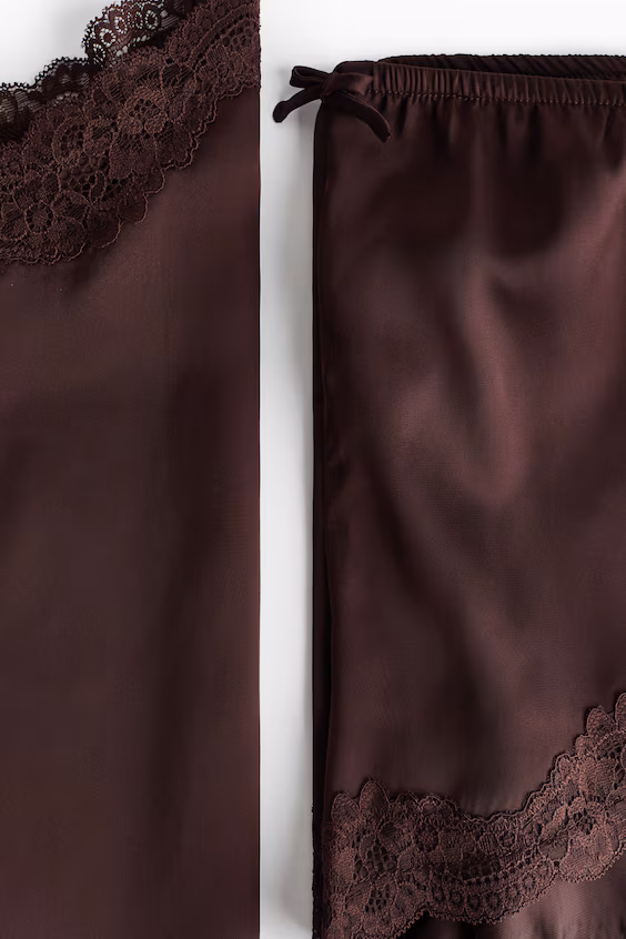 Пижама из атласа с кружевом