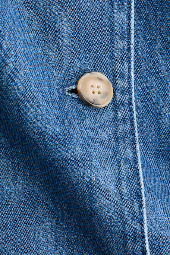 Плащ из джинсы с объемными рукавами