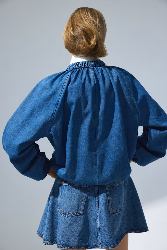 Ветровка с оборками