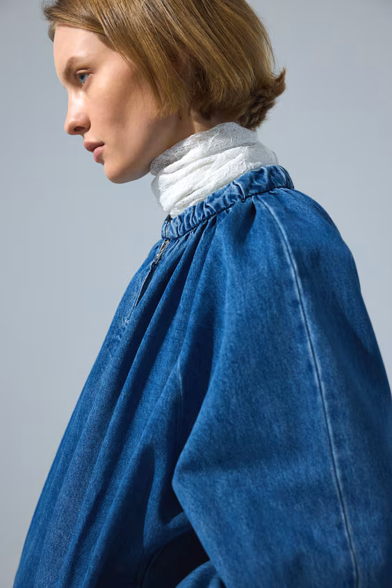 Ветровка с оборками