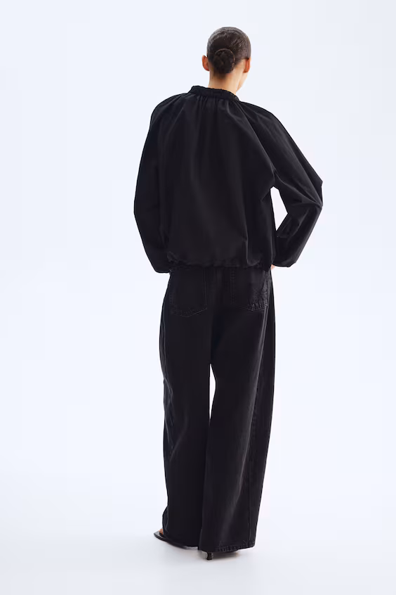 Ветровка с оборками